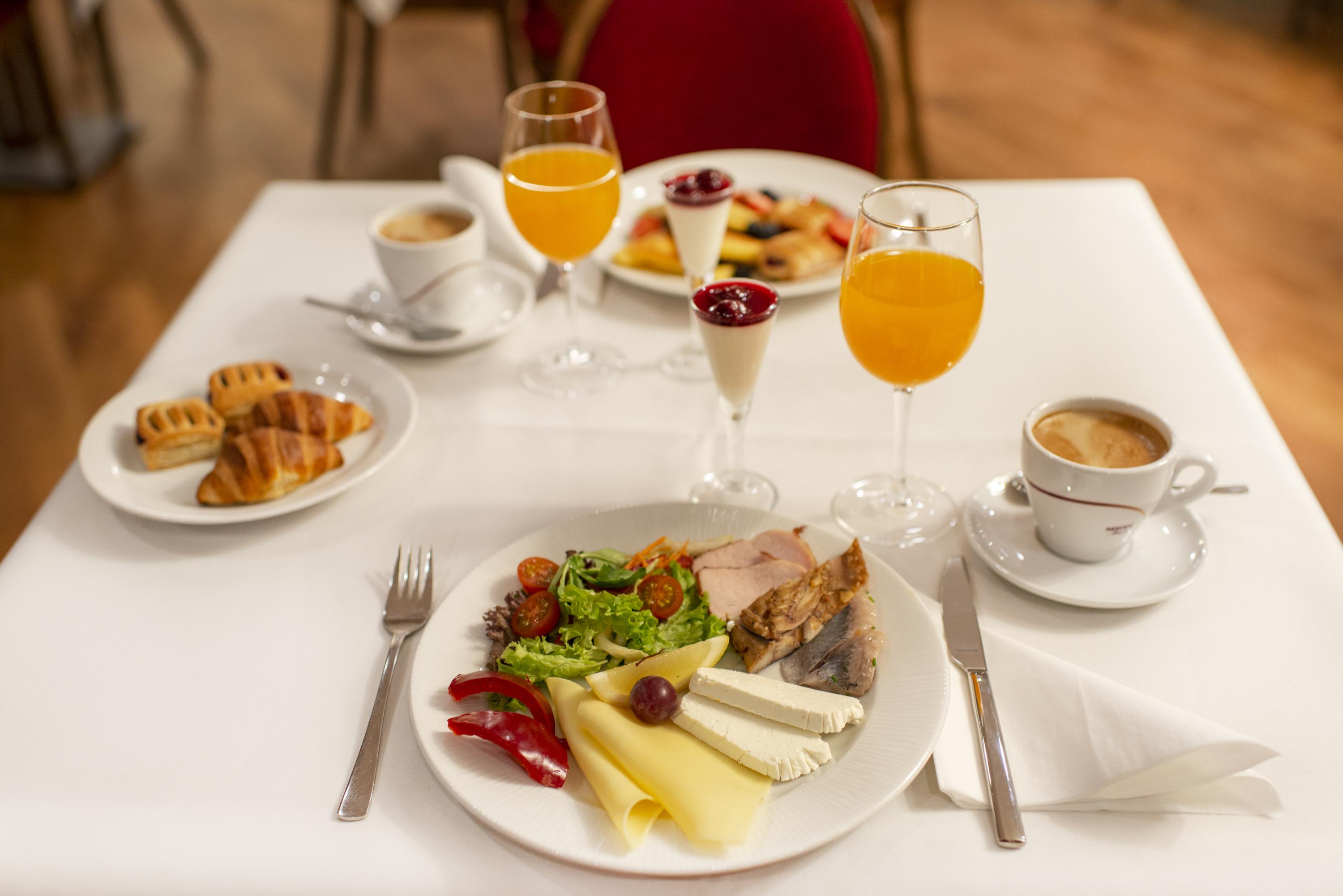 Amberton Hotel 4*
