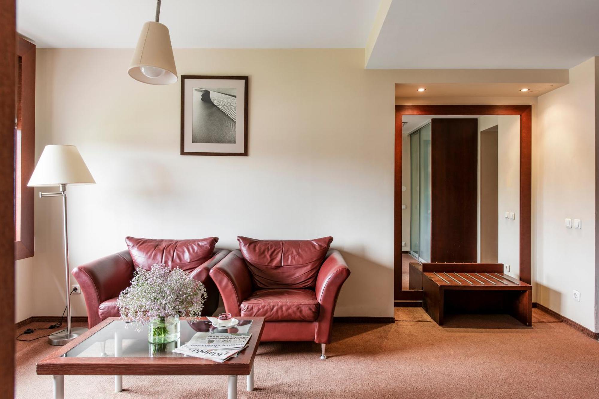 Amberton Hotel 4*